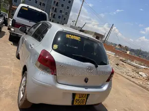 Toyota Vitz 2008 Silver