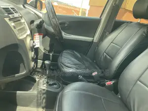 Toyota Vitz 2008 Silver