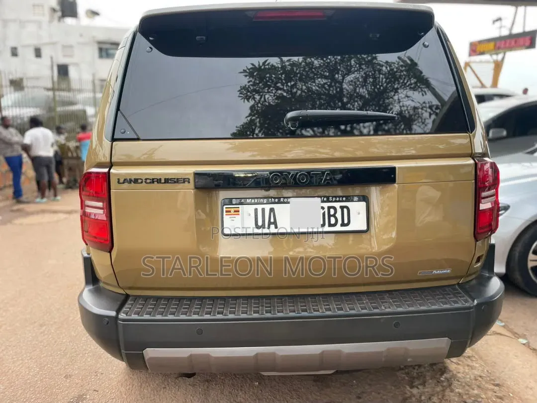 Toyota Land Cruiser Prado 2.8 2024 Brown