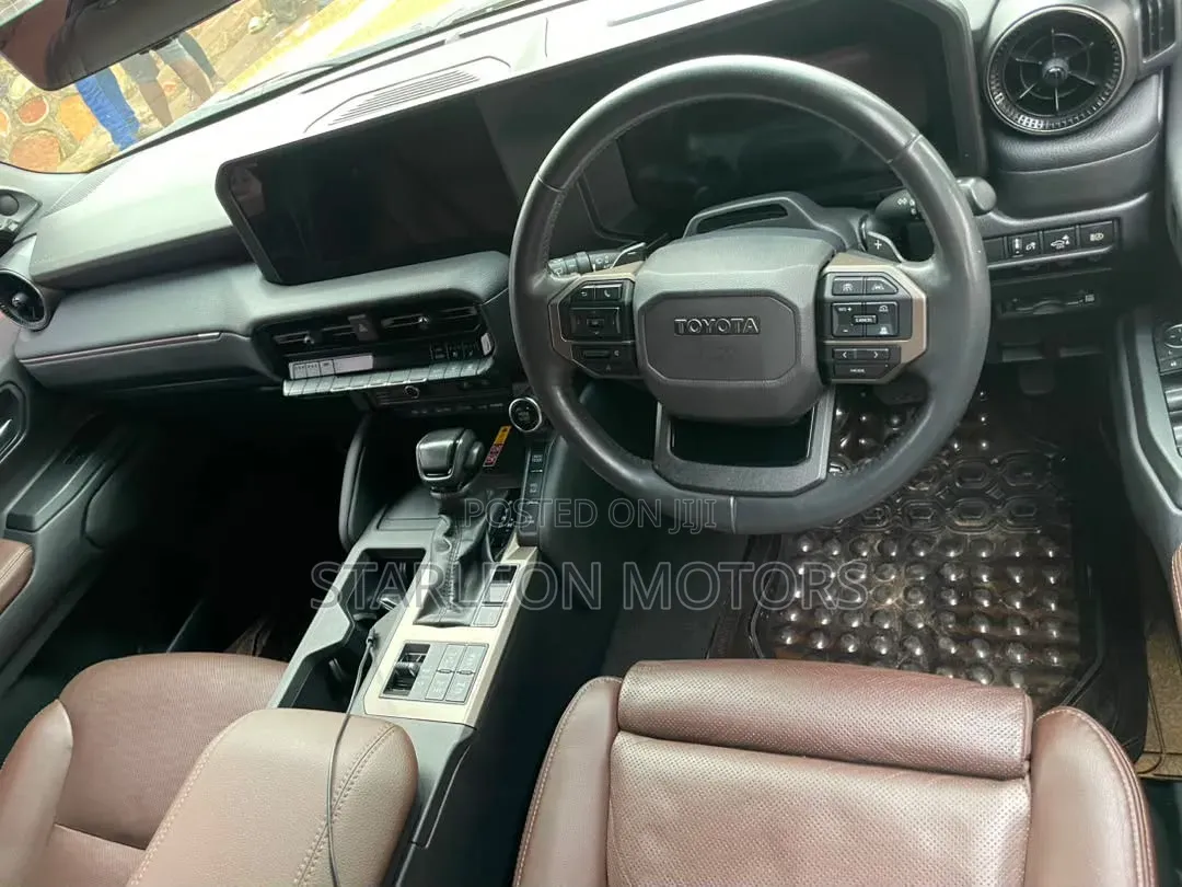 Toyota Land Cruiser Prado 2.8 2024 Brown