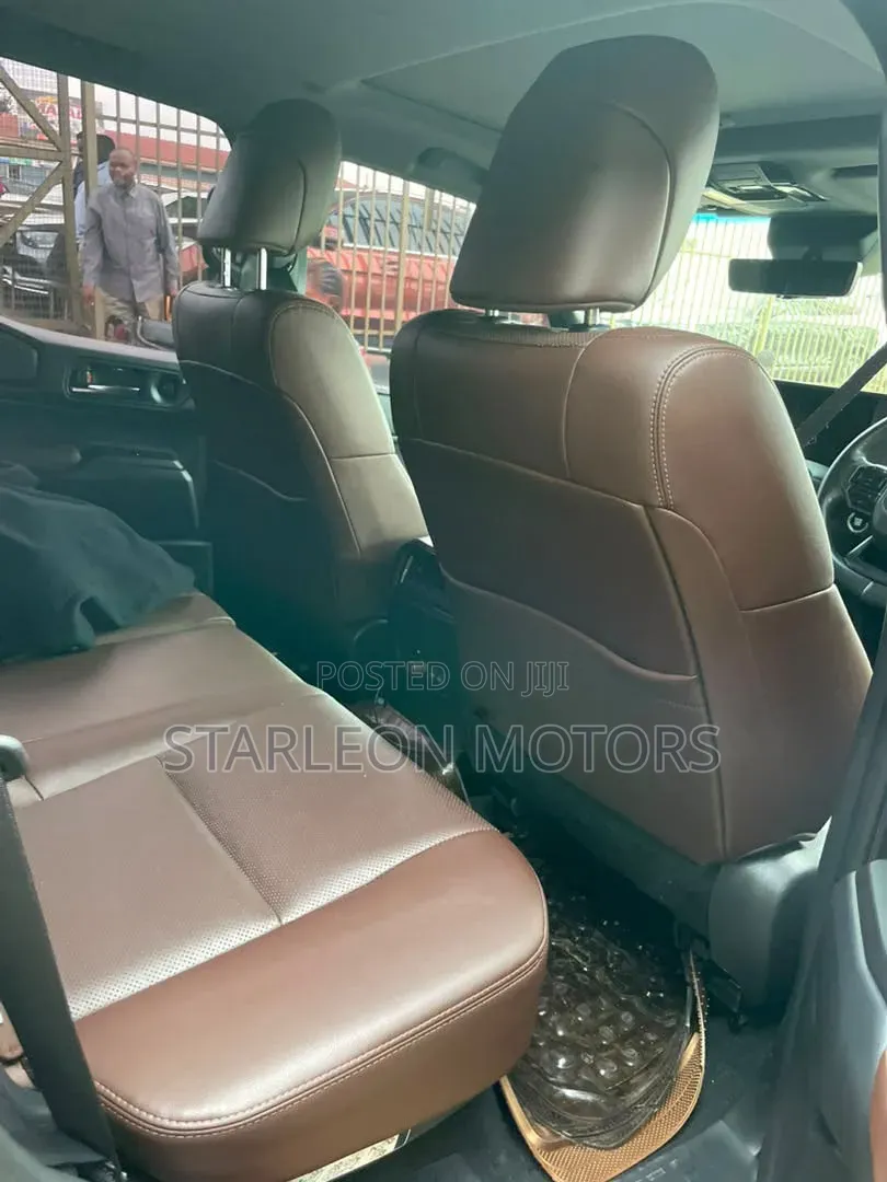 Toyota Land Cruiser Prado 2.8 2024 Brown