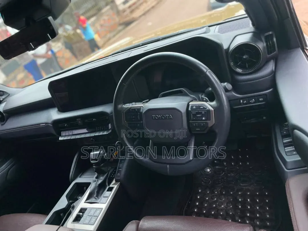 Toyota Land Cruiser Prado 2.8 2024 Brown