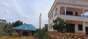 5bdrm House in Wakiso / Wakiso for sale