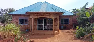 5bdrm House in Wakiso / Wakiso for sale