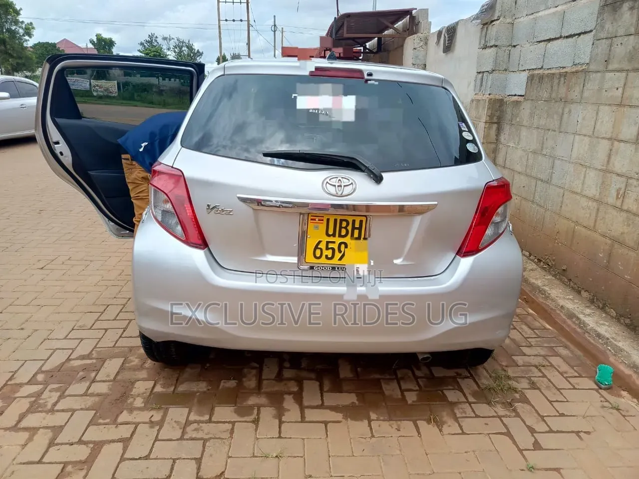 Toyota Vitz 1.3 AWD 3dr 2012 Silver