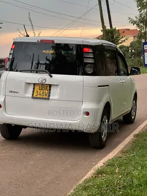 Toyota Sienta 2008 White