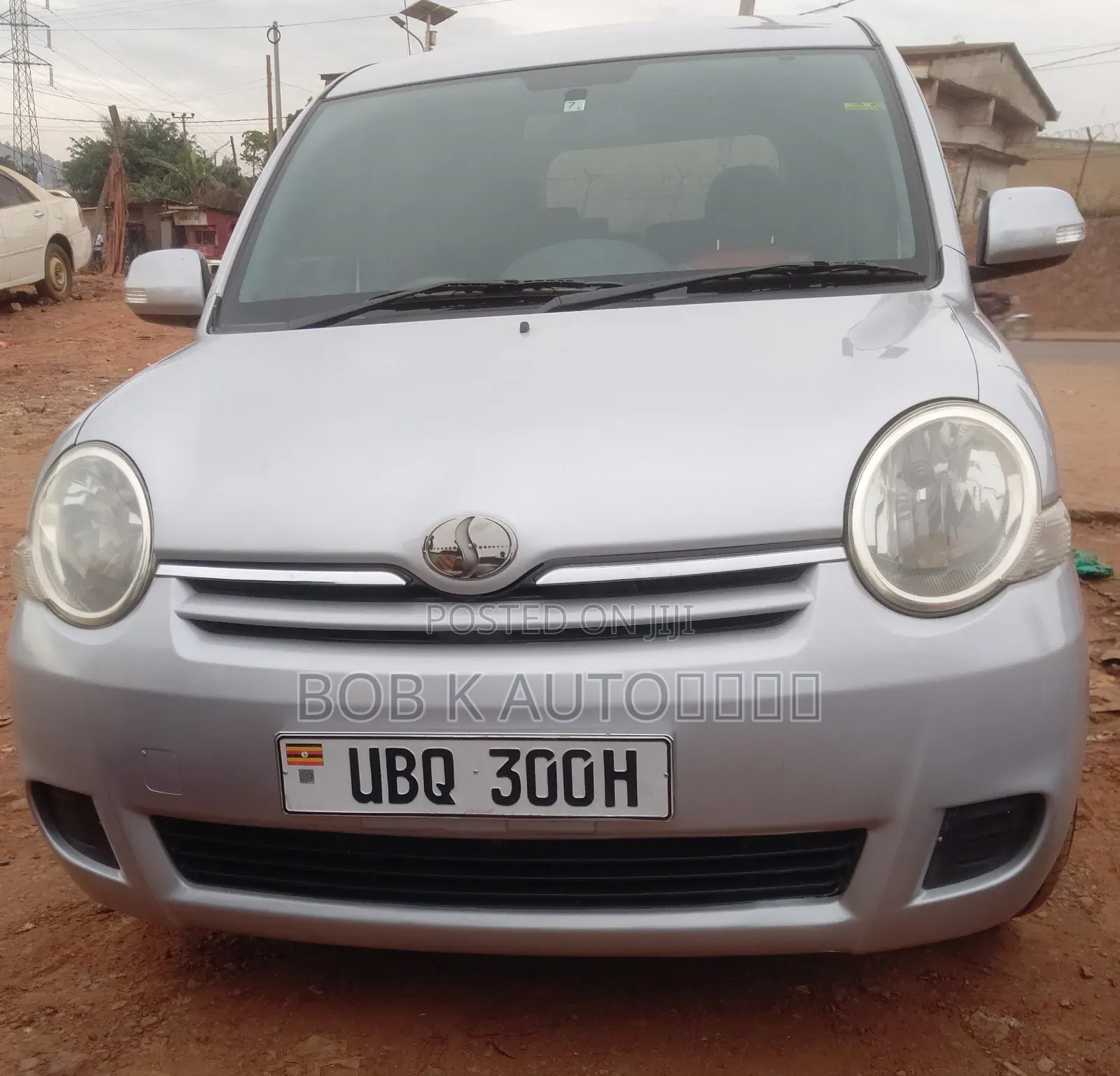 Toyota Sienta 2010 Silver