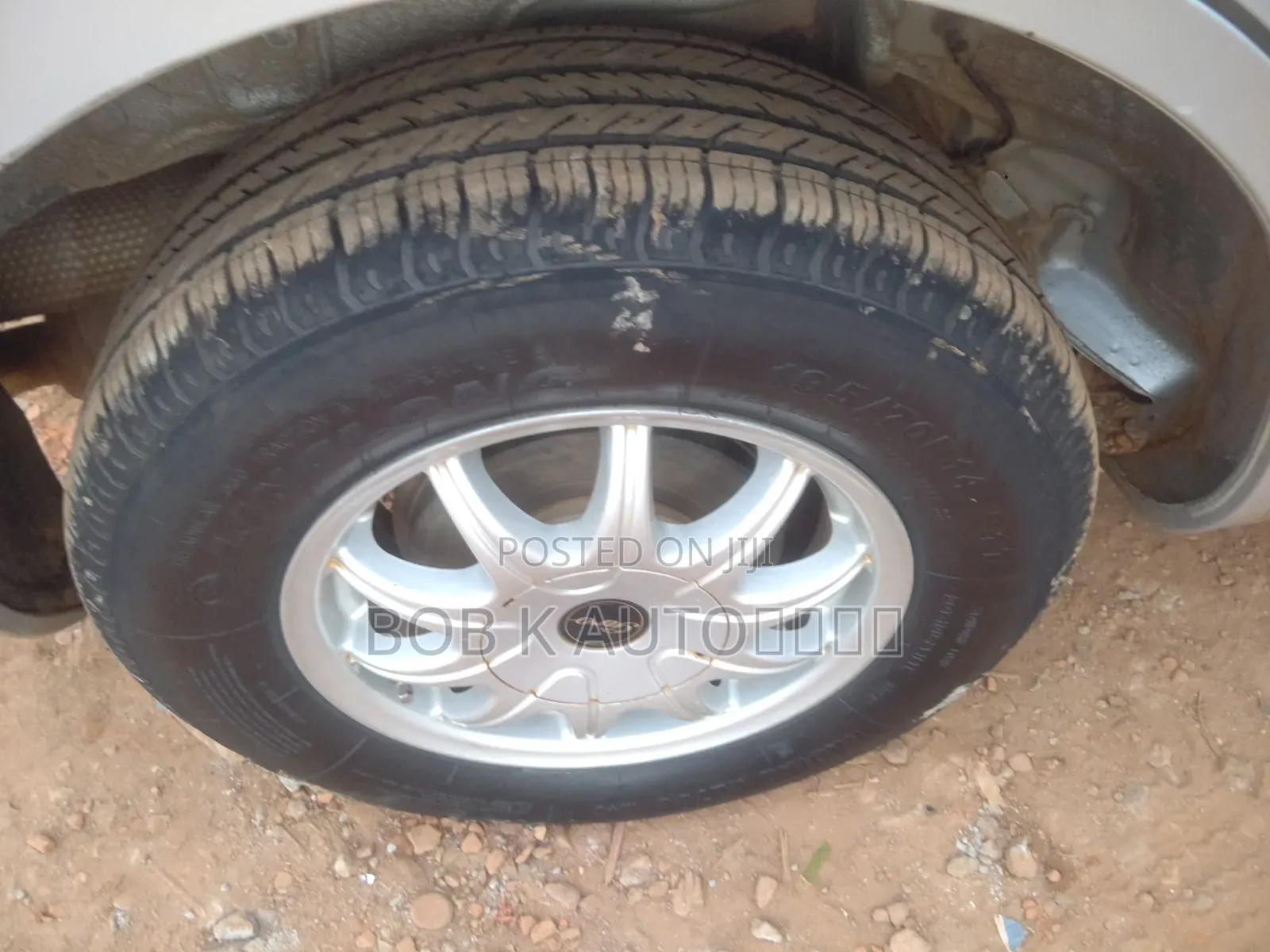 Toyota Sienta 2010 Silver