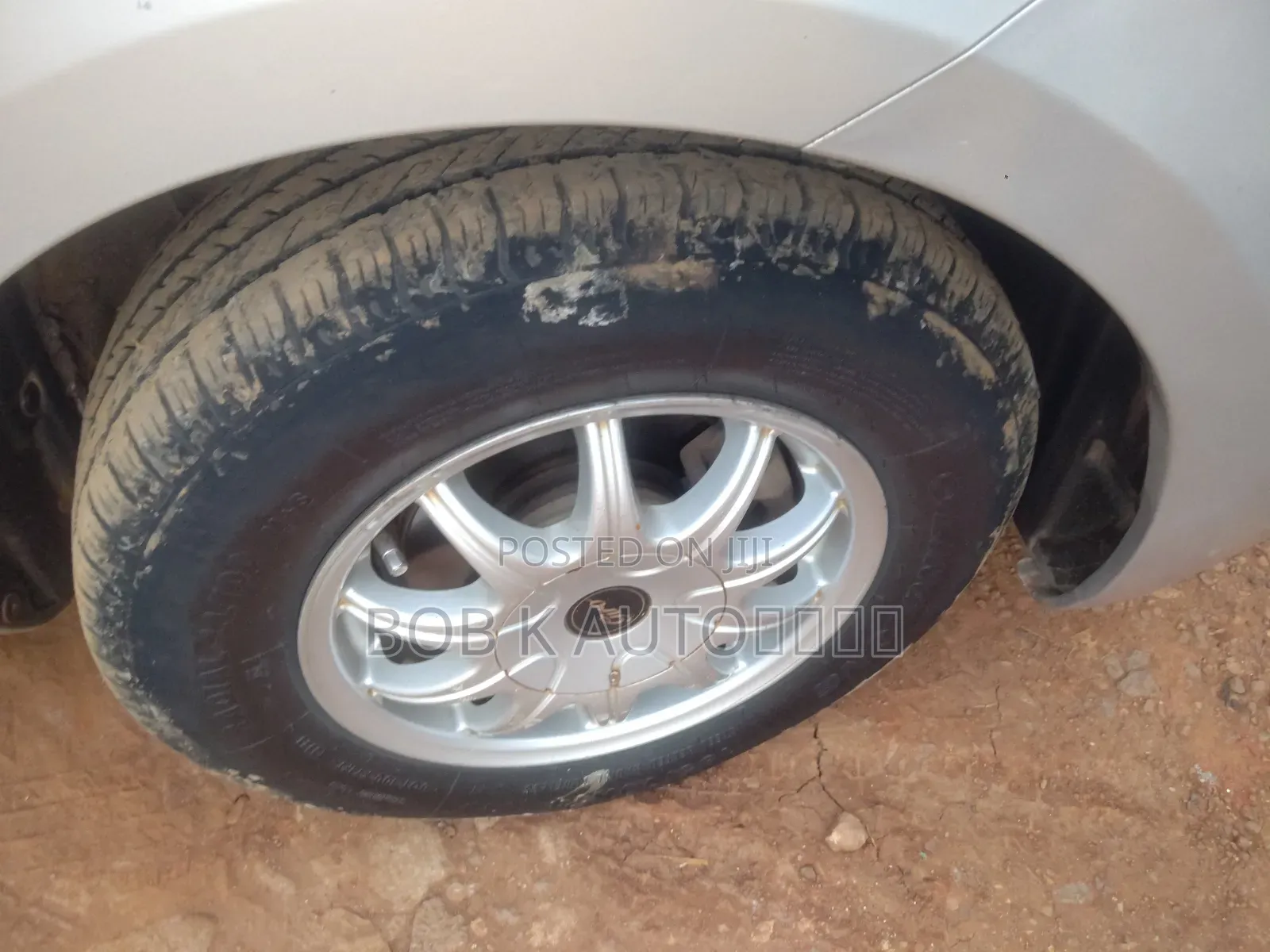 Toyota Sienta 2010 Silver