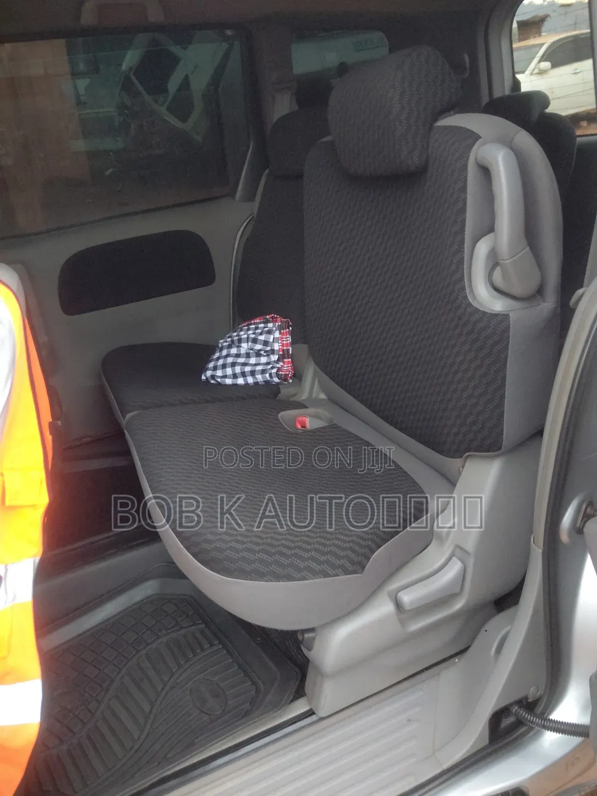 Toyota Sienta 2010 Silver