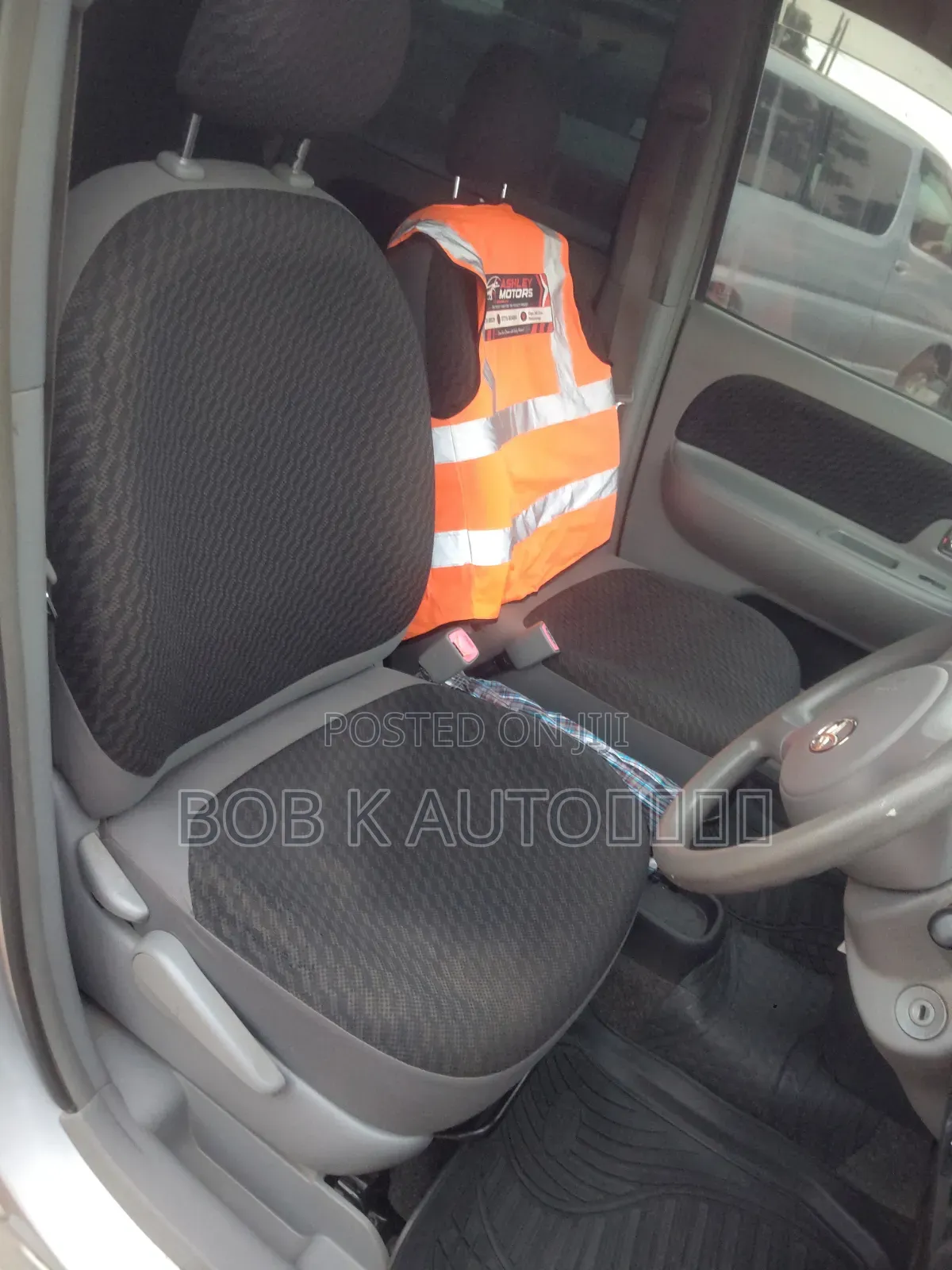 Toyota Sienta 2010 Silver