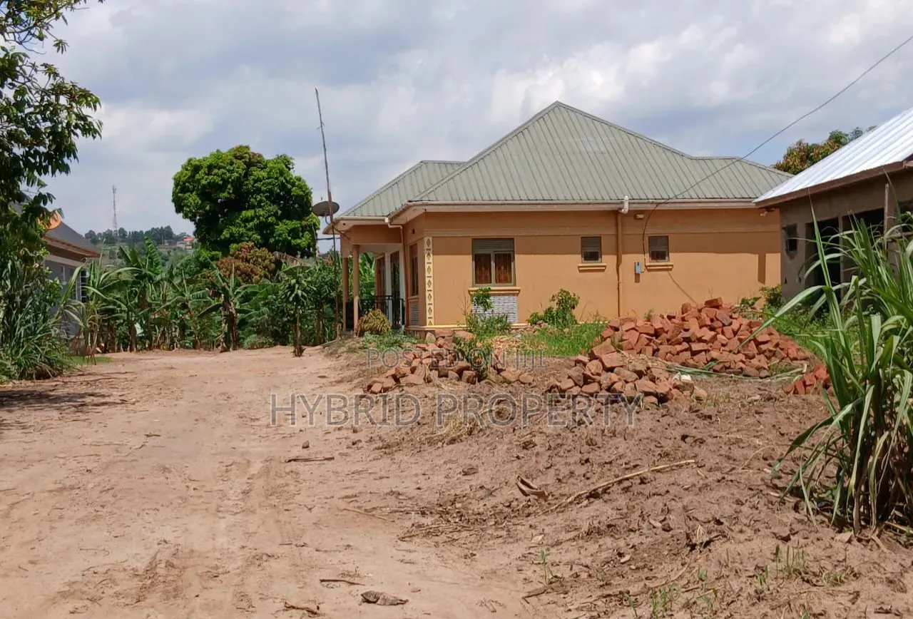 Prime Plots for Sale at Bukalango Kulya Show Land Estate~Hoima Road X
