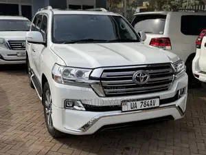 Toyota Land Cruiser 2017 White
