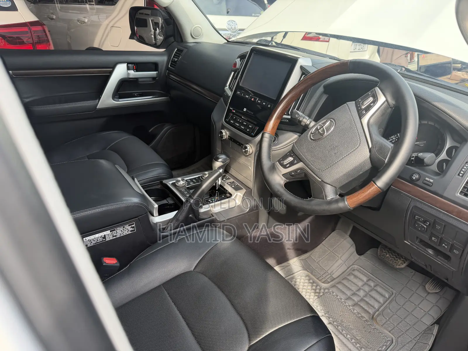 Toyota Land Cruiser 2017 White