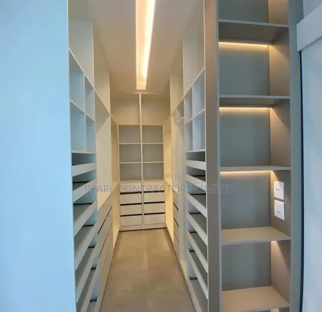 Wardrobes/Walk-in Closet From 950,000 Per Running Meter.