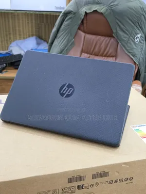 Laptop HP 14-ep0063 8GB Intel Celeron SSD 256GB