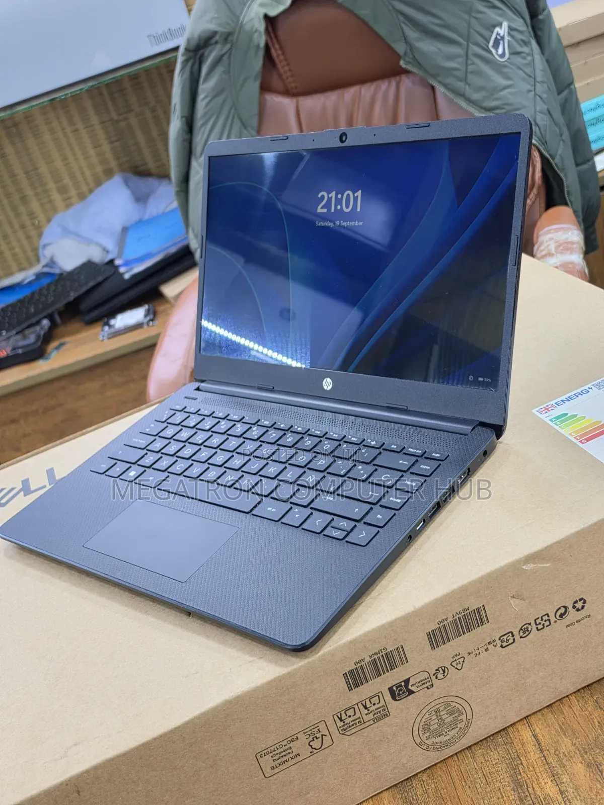 Laptop HP 14-ep0063 8GB Intel Celeron SSD 256GB