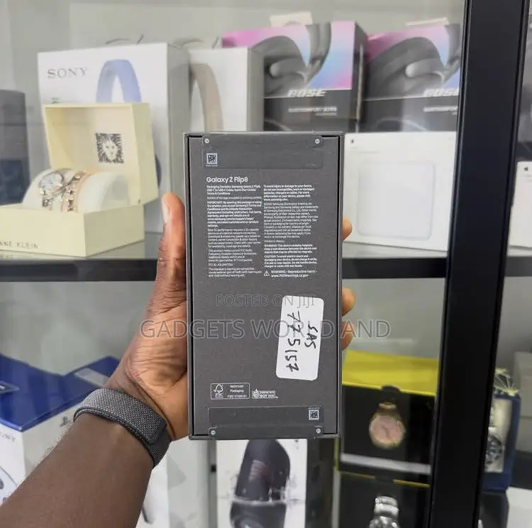 New Samsung Galaxy Z Flip8 256 GB Graphite