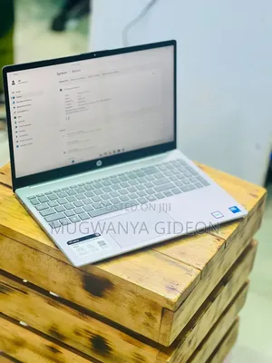 Laptop HP 15-fd1020ns 8GB Intel Core i7 SSD 512GB