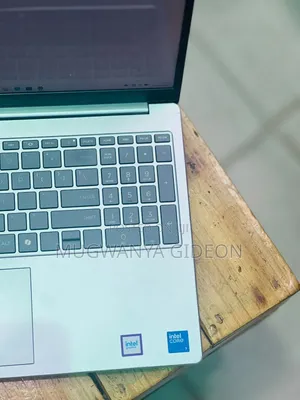 Laptop HP 15-fd1020ns 8GB Intel Core i7 SSD 512GB