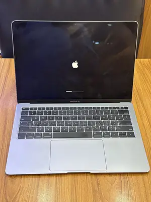 Laptop Apple MacBook 2018 16GB Intel Core i5 SSD 1.5T