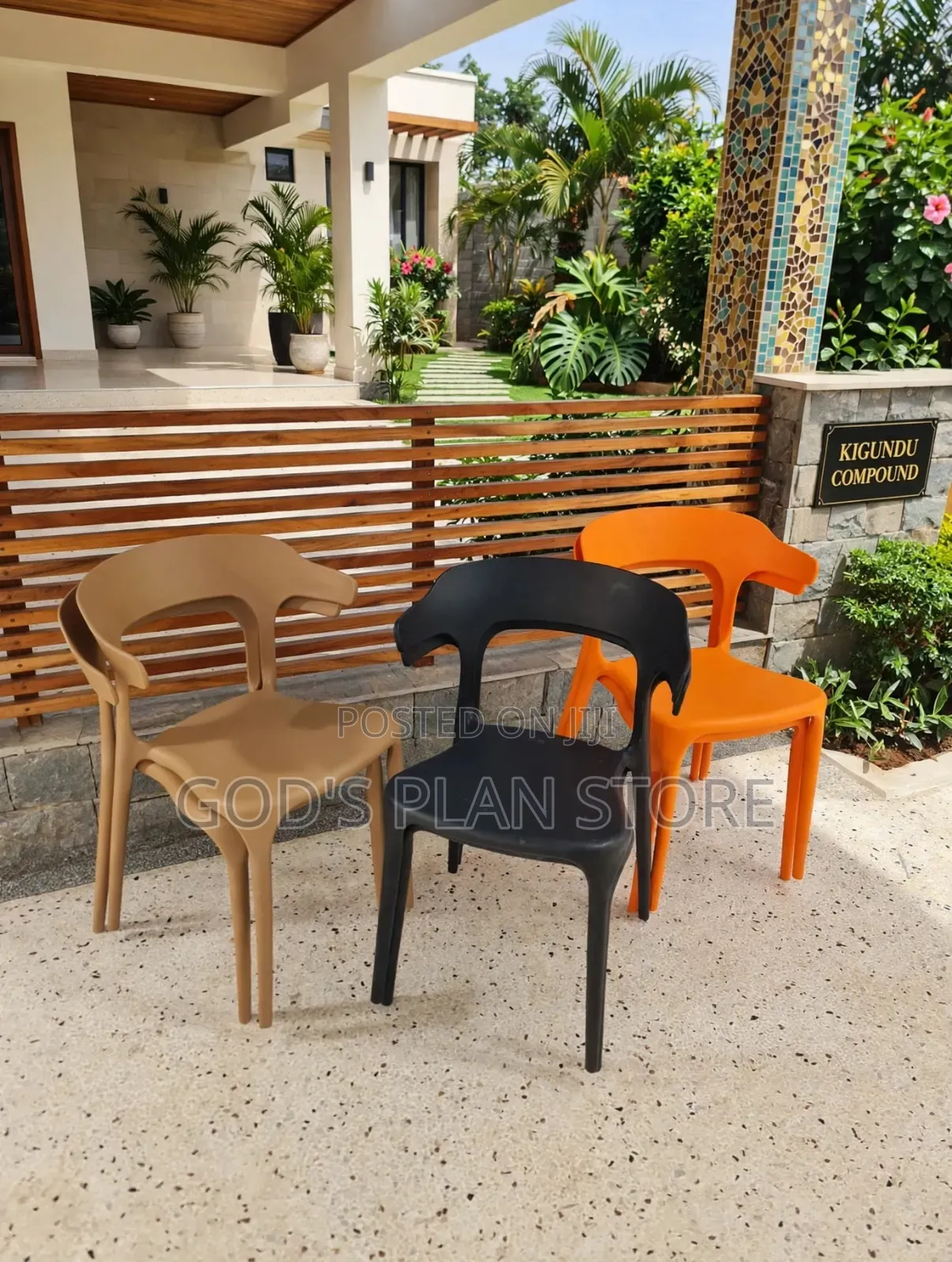 Larry Fancy Plastic Chairs Plastic Chairs