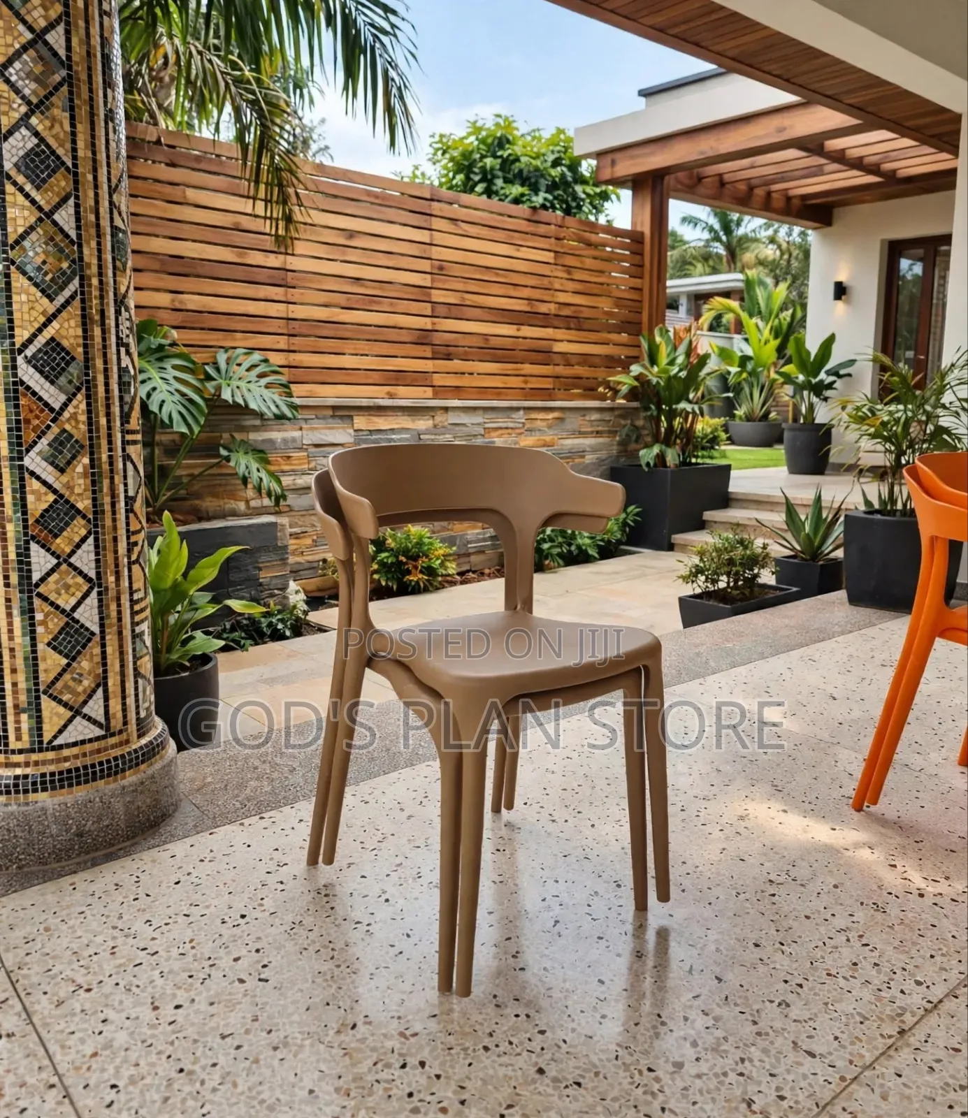 Larry Fancy Plastic Chairs Plastic Chairs
