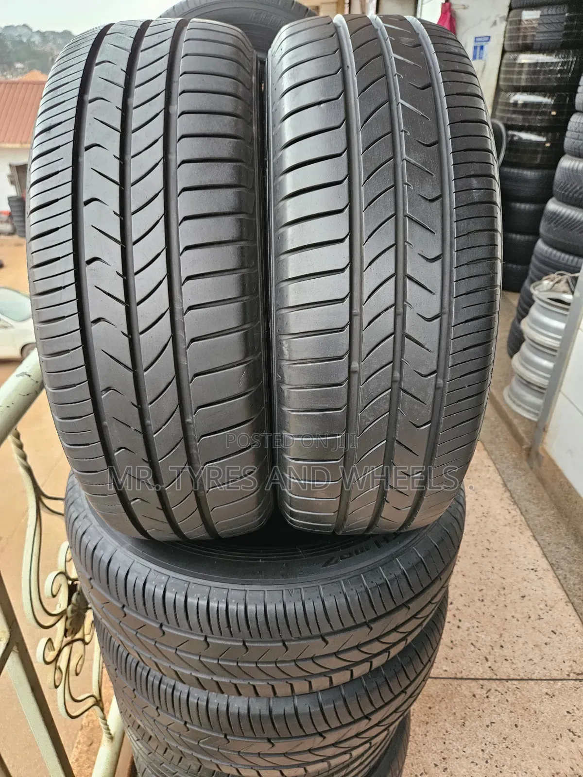 215/65r16 Toyo Tranpath Mp Tyres