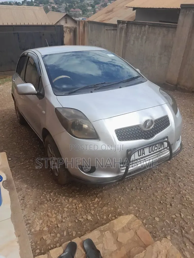 Toyota Vitz 1.3 AWD 5dr 2005 Silver