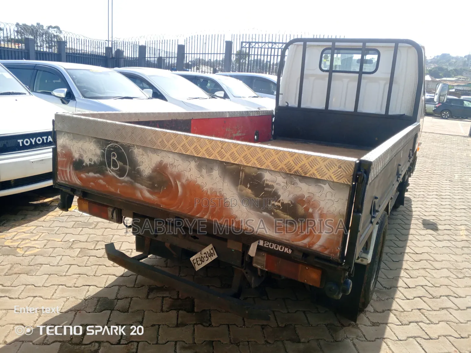 Mitsubishi Canter 1988 White