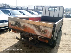 Mitsubishi Canter 1988 White