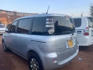 Toyota Sienta 1.5 AWD 2007 Silver