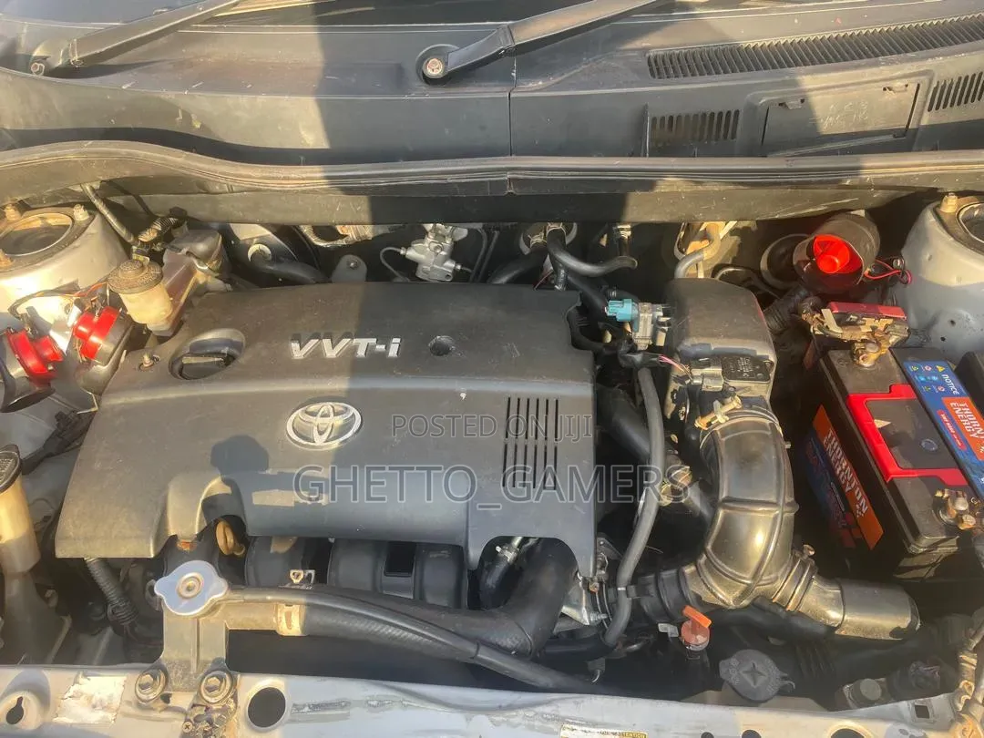 Toyota Sienta 1.5 AWD 2007 Silver