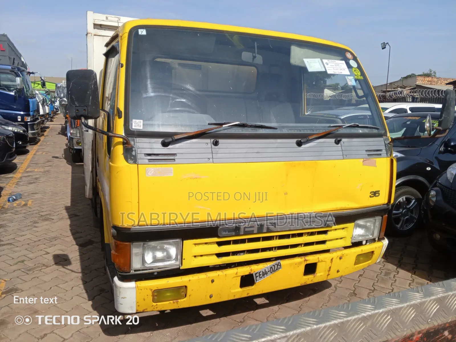 Mitsubishi Canter 1998 Yellow