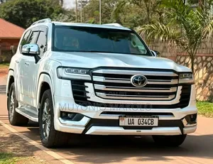 Toyota Land Cruiser 2024 White