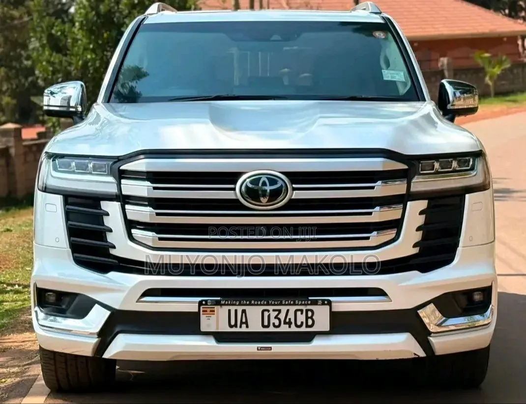 Toyota Land Cruiser 2024 White