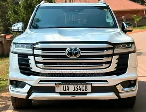 Toyota Land Cruiser 2024 White
