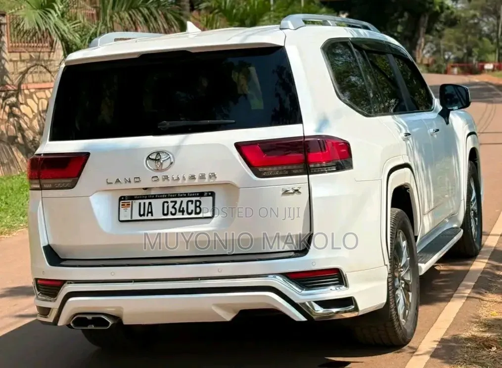Toyota Land Cruiser 2024 White