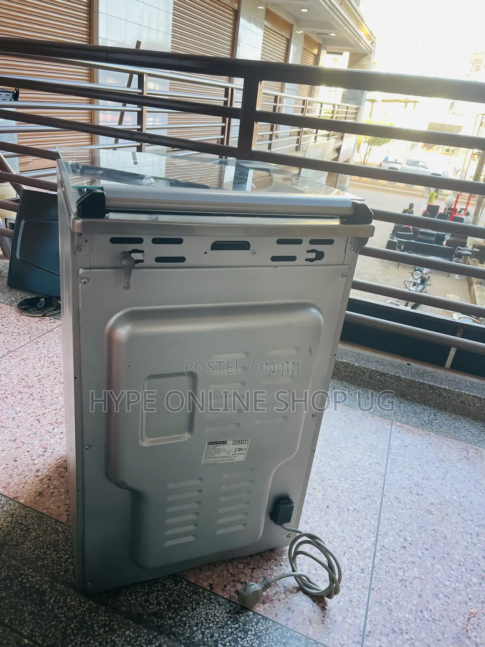 Imported Used Solstar 3+1,electric and Gas Standing Cooker