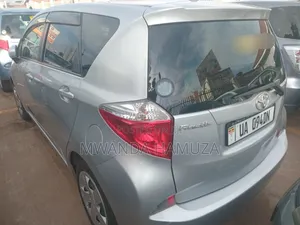 Toyota Ractis 2012 Silver