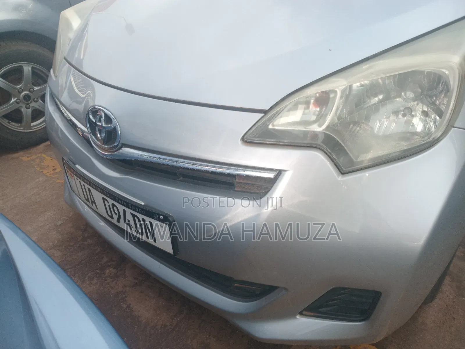 Toyota Ractis 2012 Silver