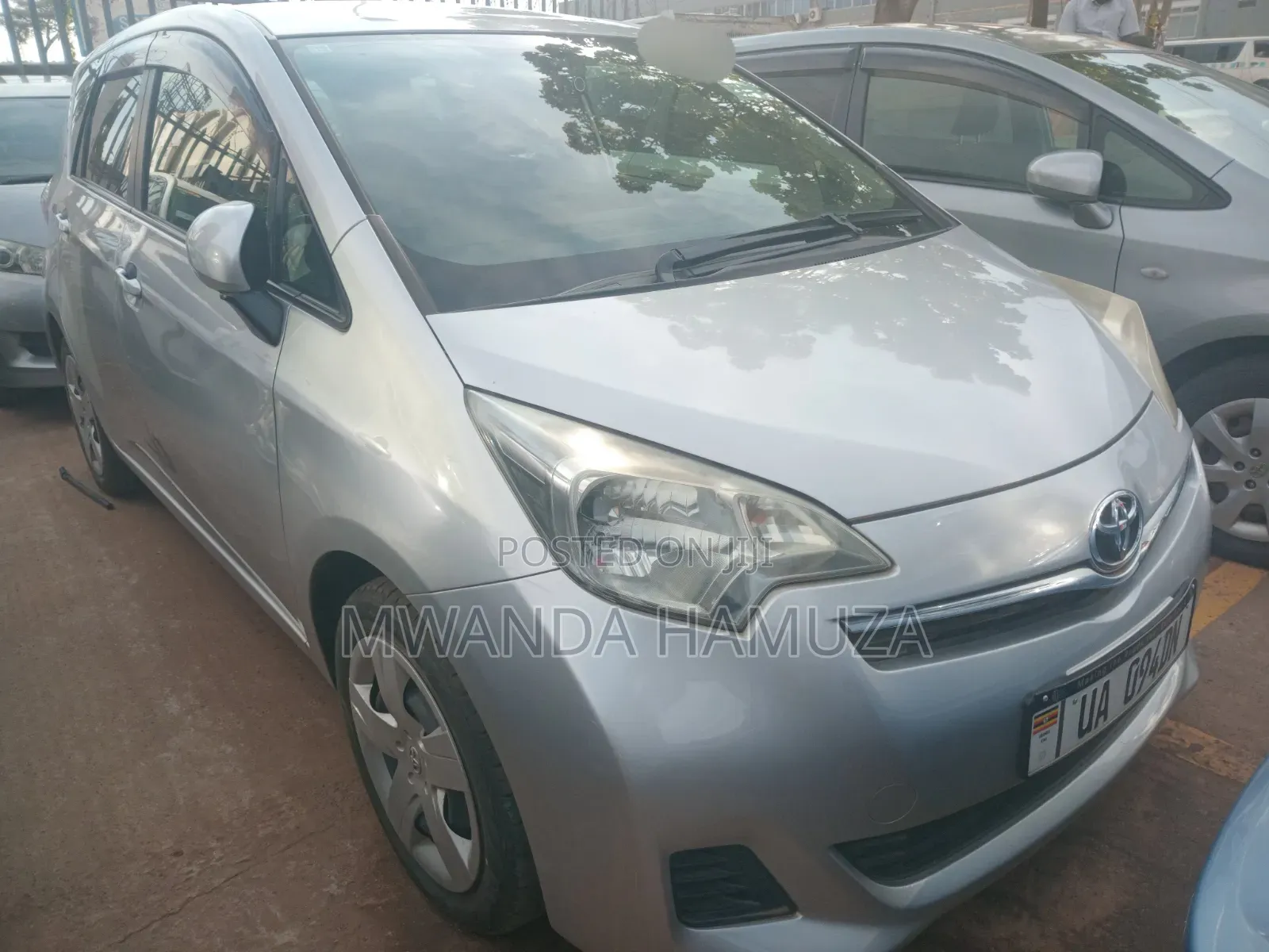 Toyota Ractis 2012 Silver