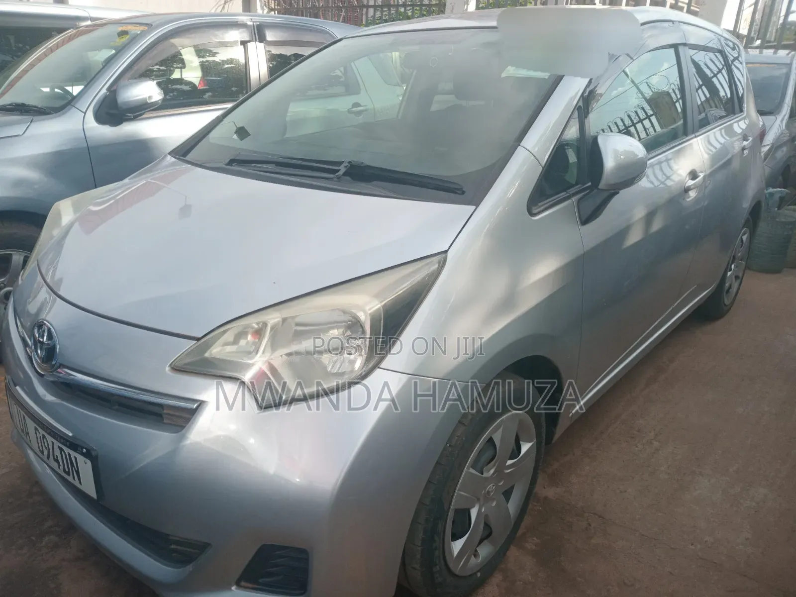 Toyota Ractis 2012 Silver