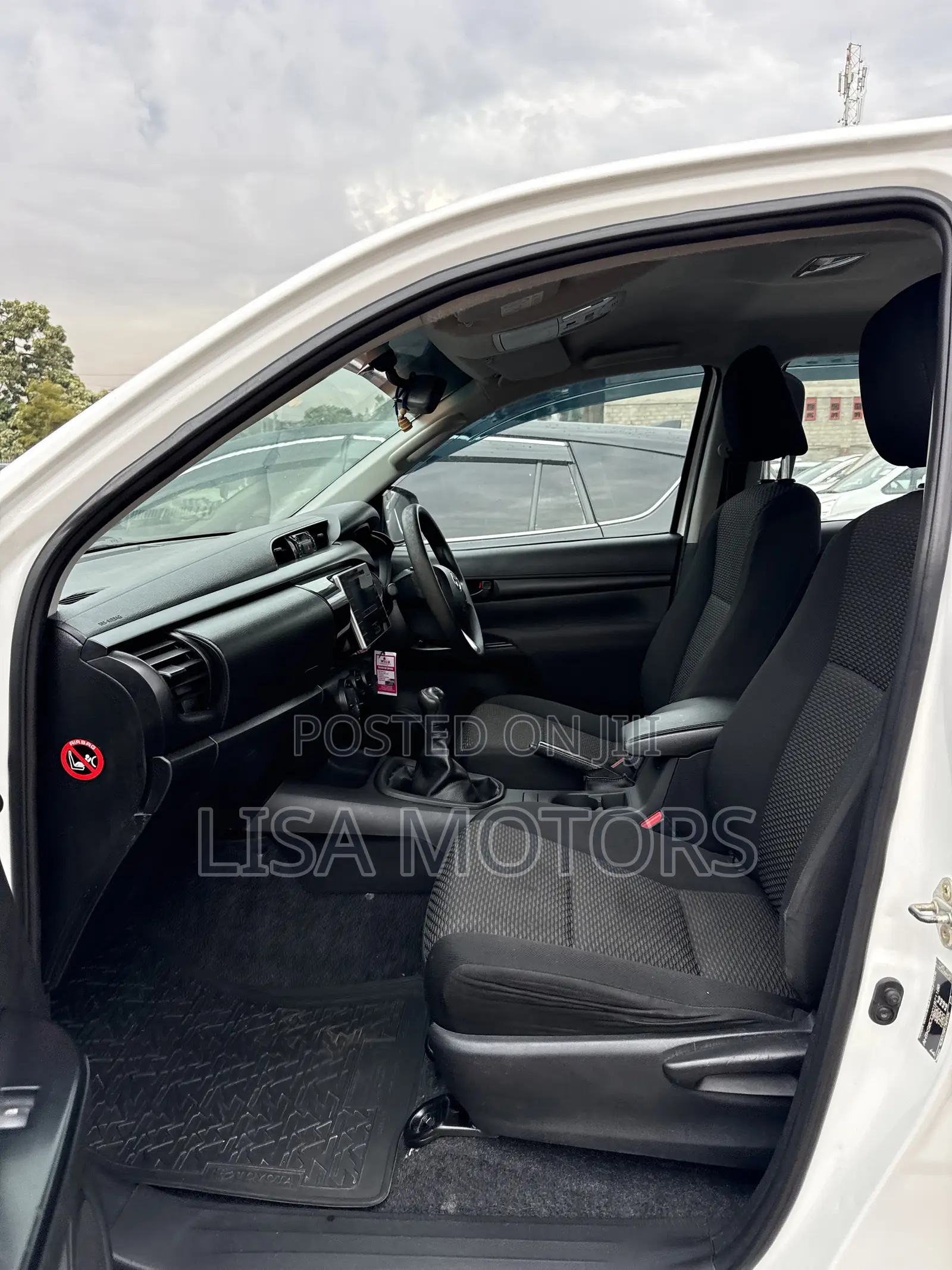 Toyota Hilux Revo Double Cab Deisel 2.8 RWD 2017 White