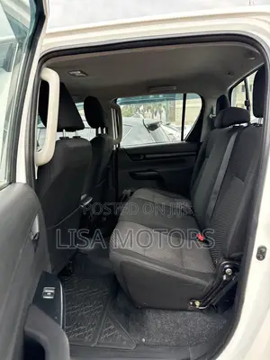 Toyota Hilux Revo Double Cab Deisel 2.8 RWD 2017 White