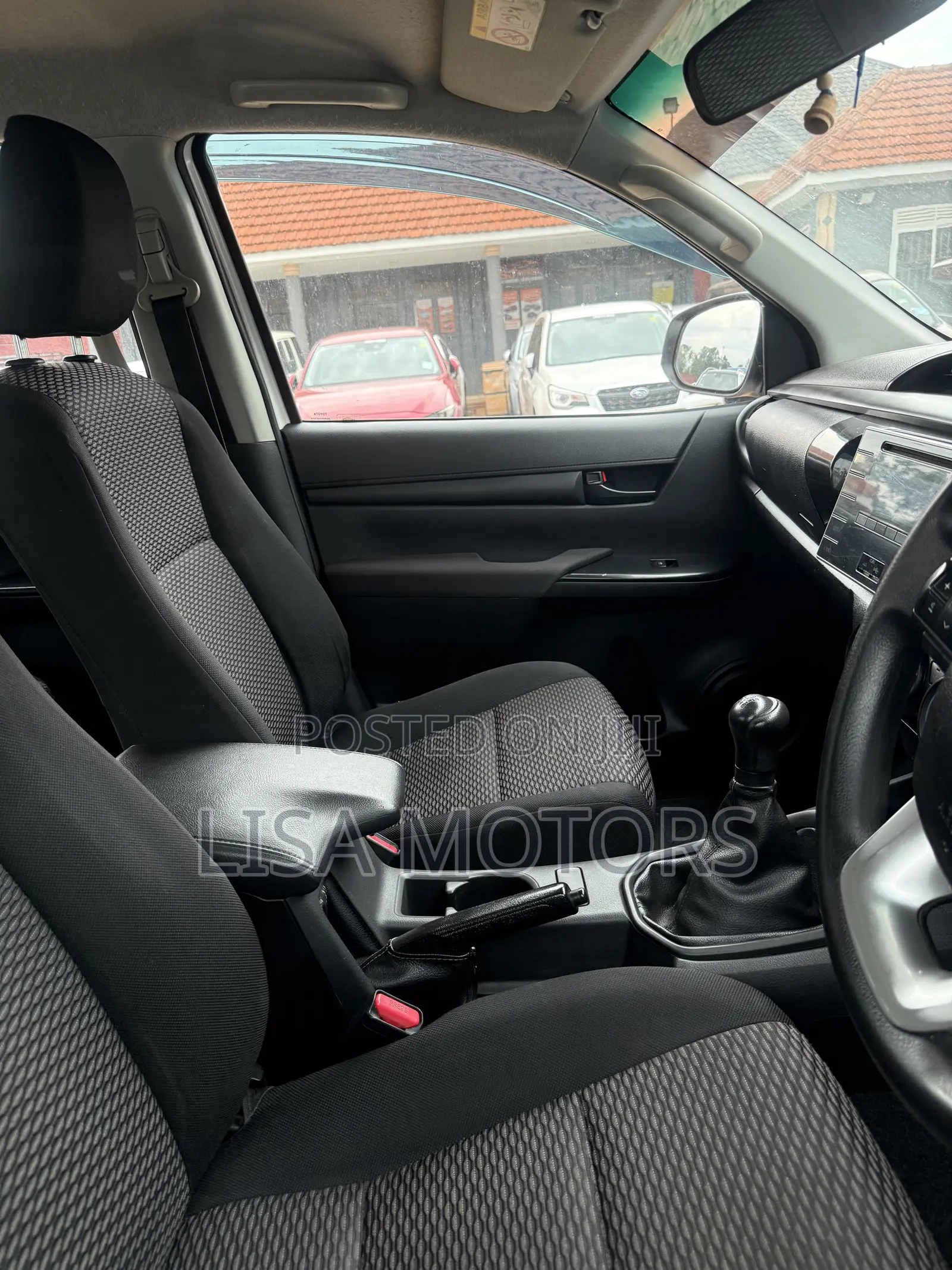 Toyota Hilux Revo Double Cab Deisel 2.8 RWD 2017 White