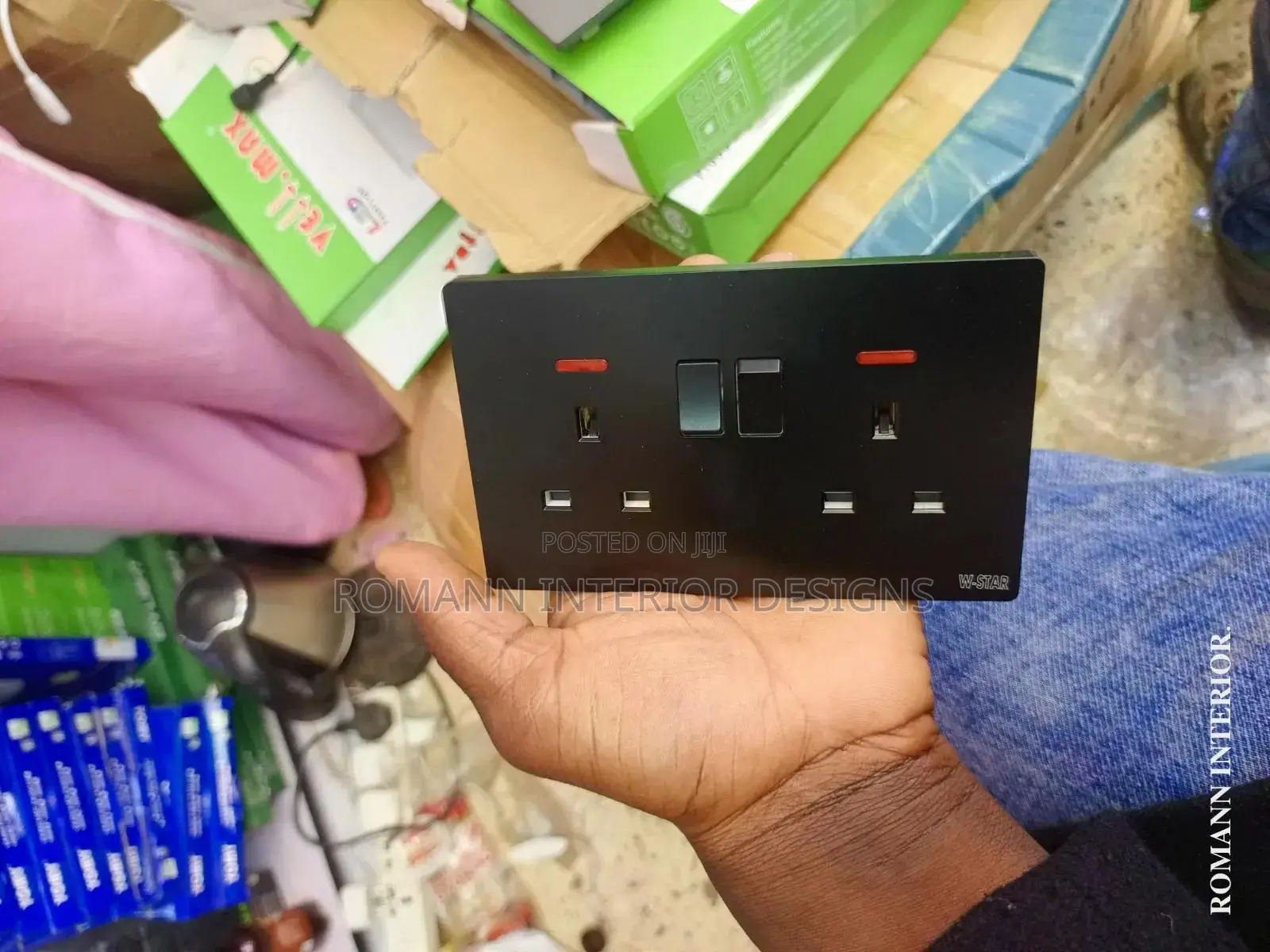 Double Socket (Black)