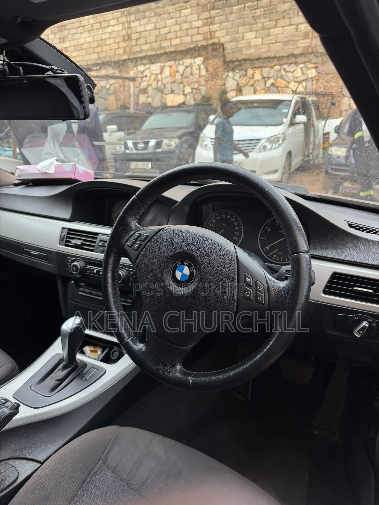 BMW 3 Series 320i RWD 2010 Black