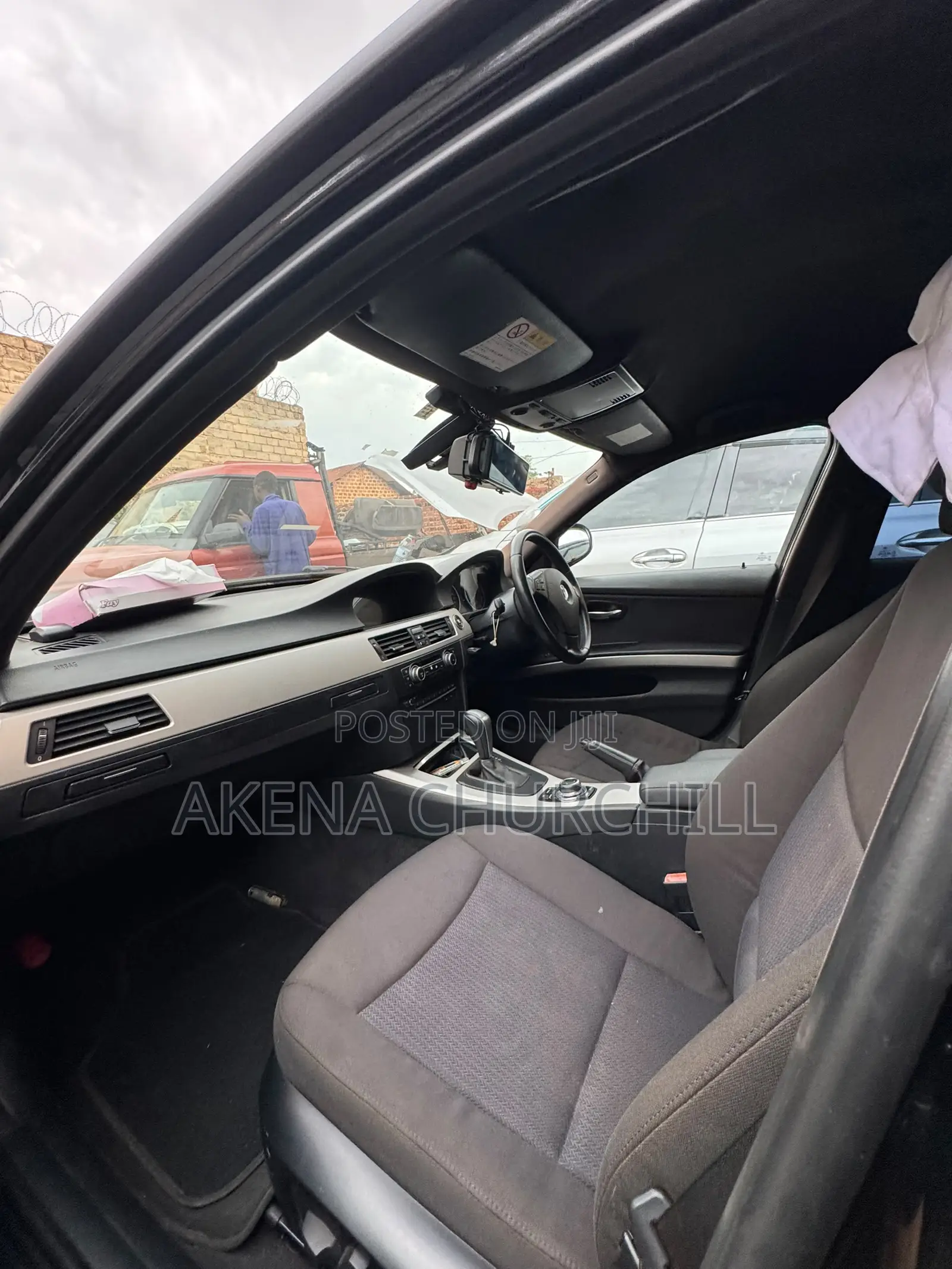 BMW 3 Series 320i RWD 2010 Black