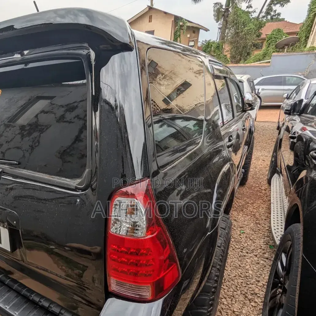 Toyota Hilux 2006 Black